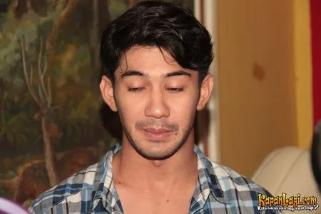 Foto Reza Rahadian