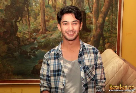 Foto Reza Rahadian