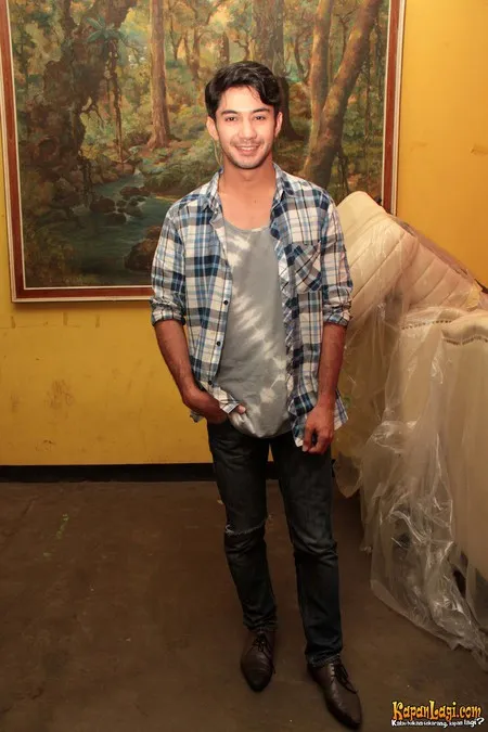 Foto Reza Rahadian