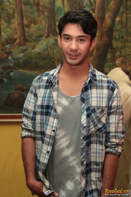 Foto Reza Rahadian
