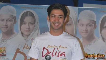 Foto Reza Rahadian