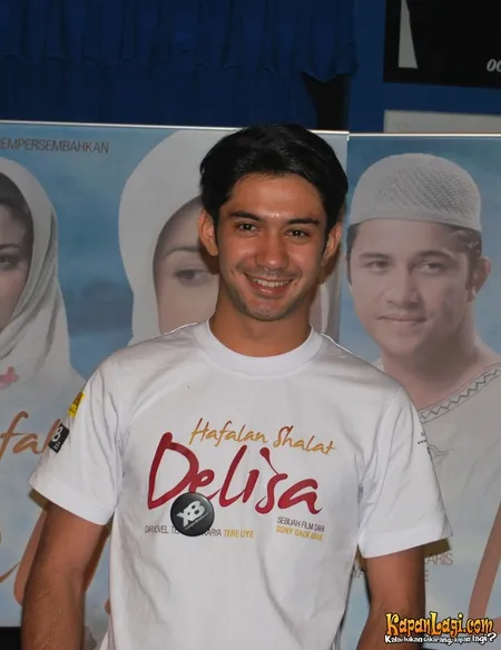 Foto Reza Rahadian