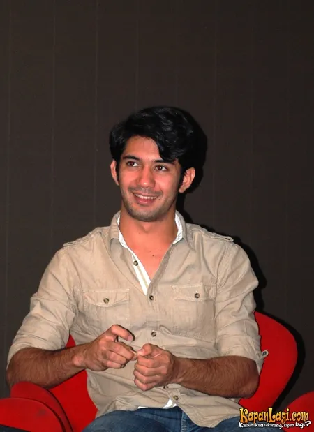 Foto Reza Rahadian