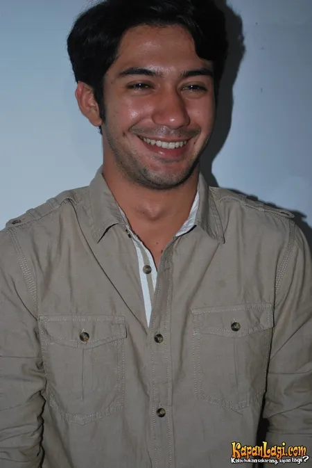 Foto Reza Rahadian