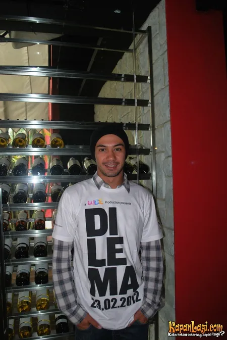 Foto Reza Rahadian