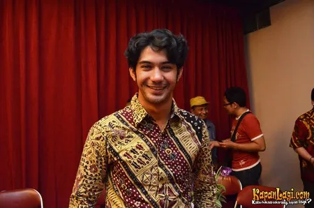 Foto Reza Rahadian