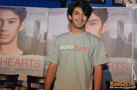 Foto Reza Rahadian