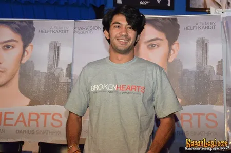Foto Reza Rahadian