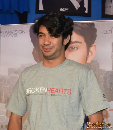 Foto Reza Rahadian