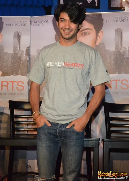 Foto Reza Rahadian