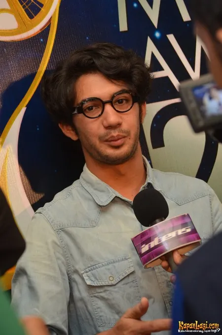 Foto Reza Rahadian
