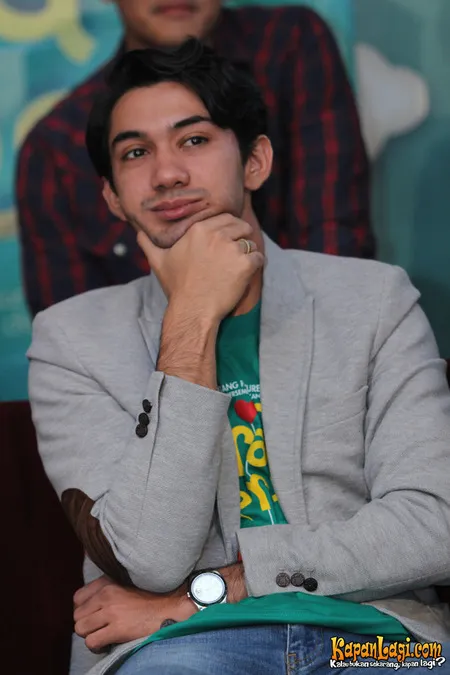 Foto Reza Rahadian