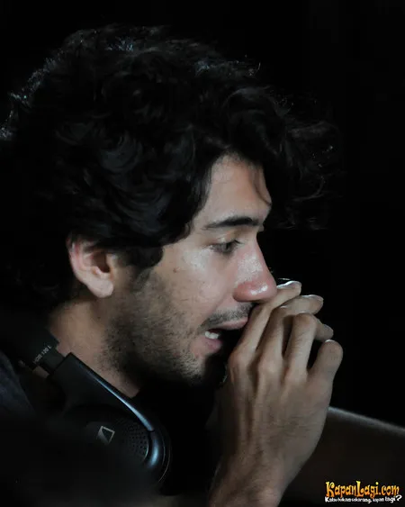 Foto Reza Rahadian