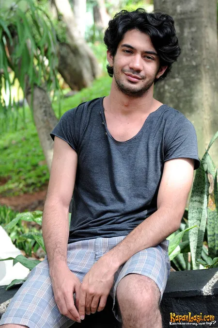 Foto Reza Rahadian