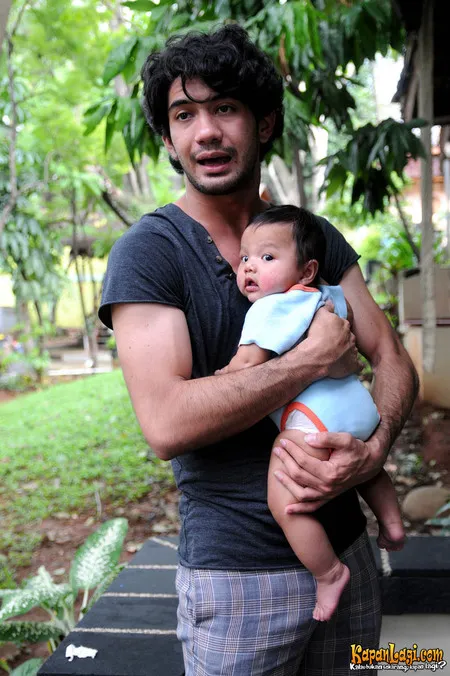 Foto Reza Rahadian