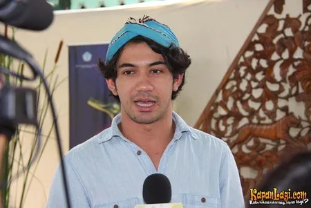 Foto Reza Rahadian
