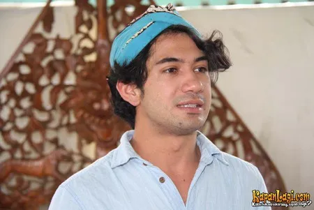 Foto Reza Rahadian