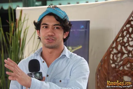 Foto Reza Rahadian