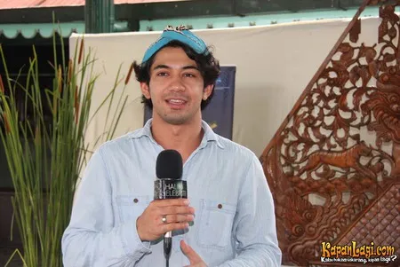 Foto Reza Rahadian