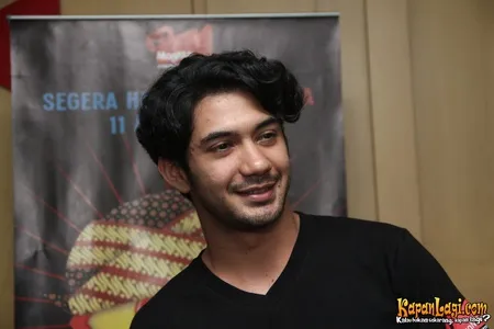 Foto Reza Rahadian