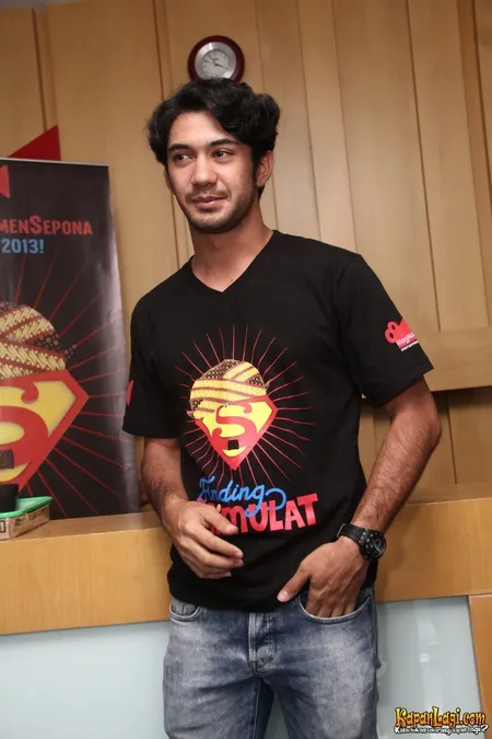 Foto Reza Rahadian