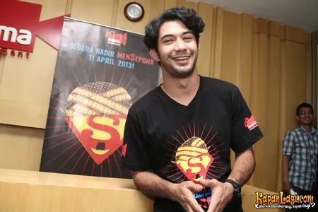 Foto Reza Rahadian