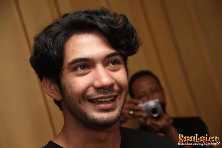 Foto Reza Rahadian