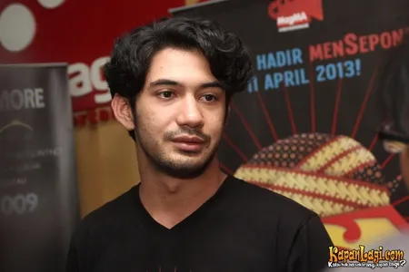 Foto Reza Rahadian