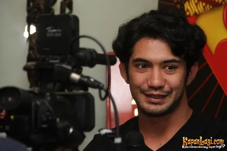 Foto Reza Rahadian