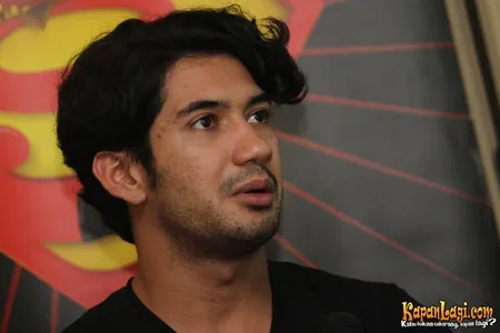 Foto Reza Rahadian