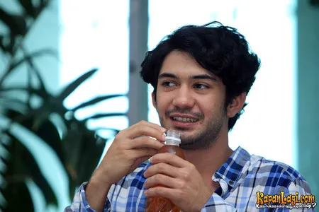 Foto Reza Rahadian