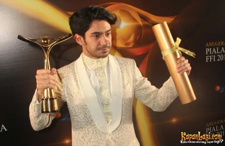 Foto Reza Rahadian
