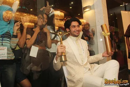 Foto Reza Rahadian