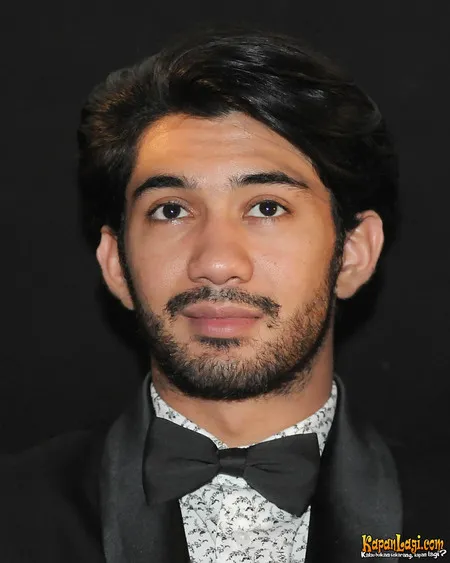 Foto Reza Rahadian