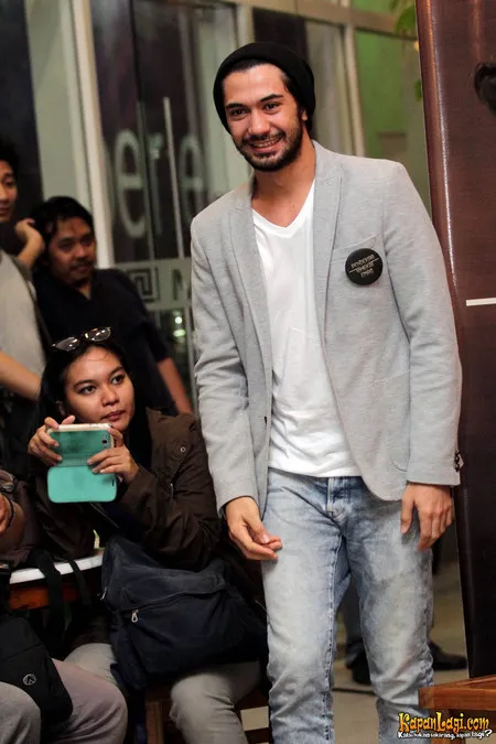 Foto Reza Rahadian