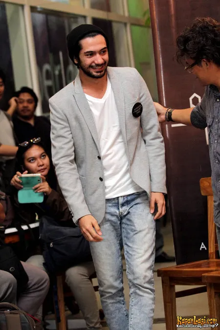 Foto Reza Rahadian
