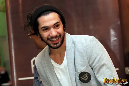Foto Reza Rahadian
