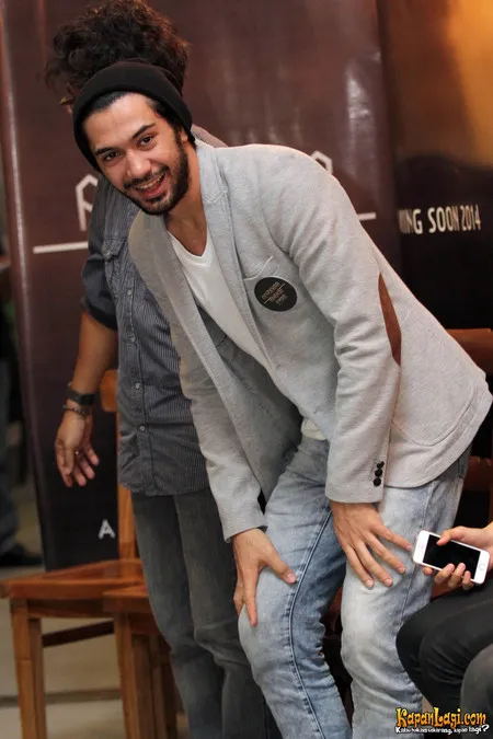 Foto Reza Rahadian