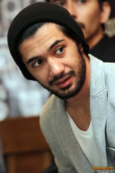 Foto Reza Rahadian
