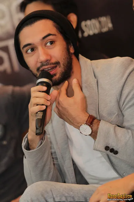 Foto Reza Rahadian