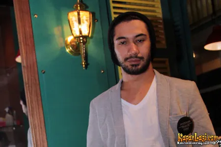 Foto Reza Rahadian