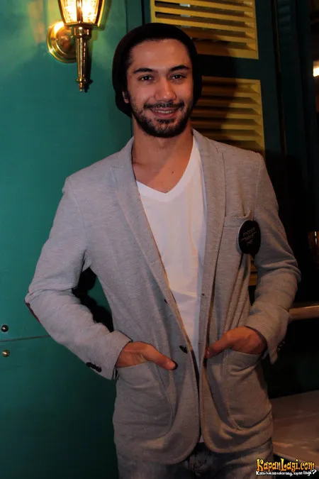 Foto Reza Rahadian
