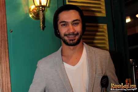 Foto Reza Rahadian