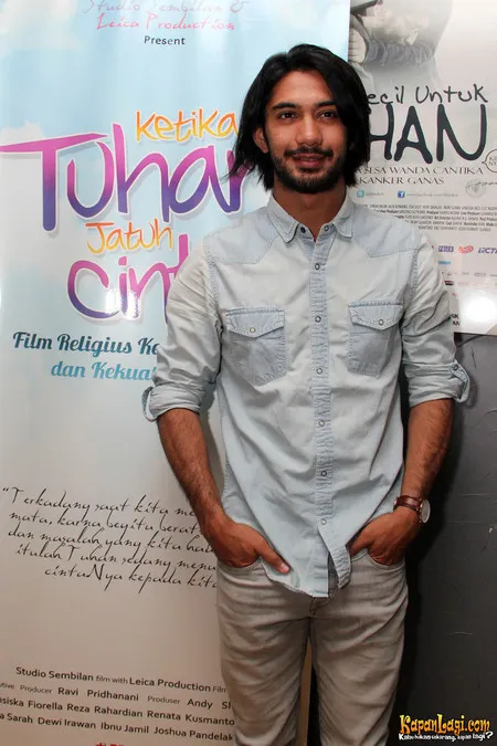Foto Reza Rahadian