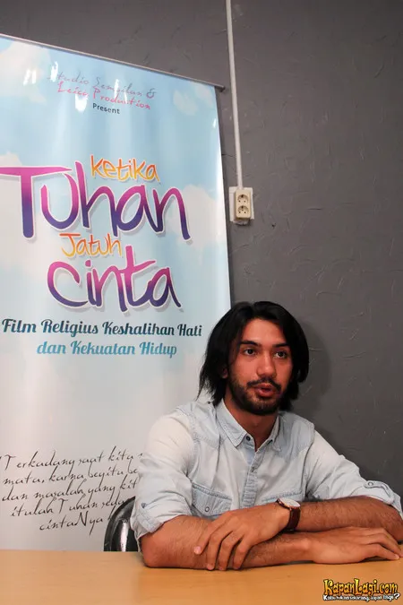 Foto Reza Rahadian