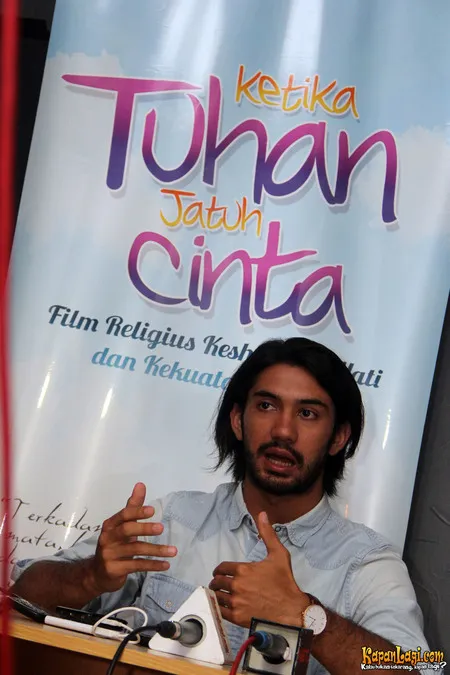 Foto Reza Rahadian