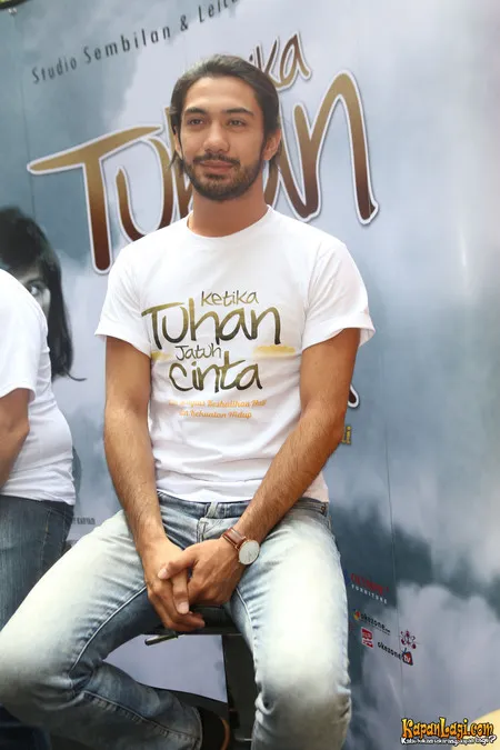 Foto Reza Rahadian