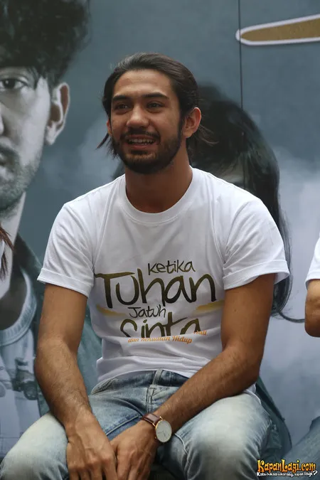 Foto Reza Rahadian