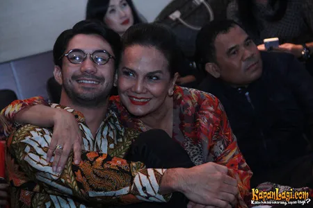 Foto Reza Rahadian