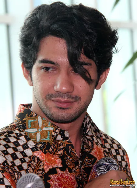 Foto Reza Rahadian